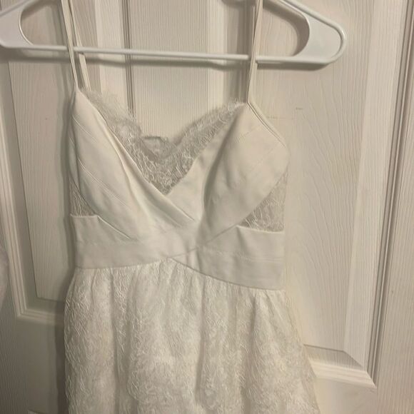 NWT BCBG MaxAzria Josanna Lace Dress Size XXSmall White - Picture 4 of 8